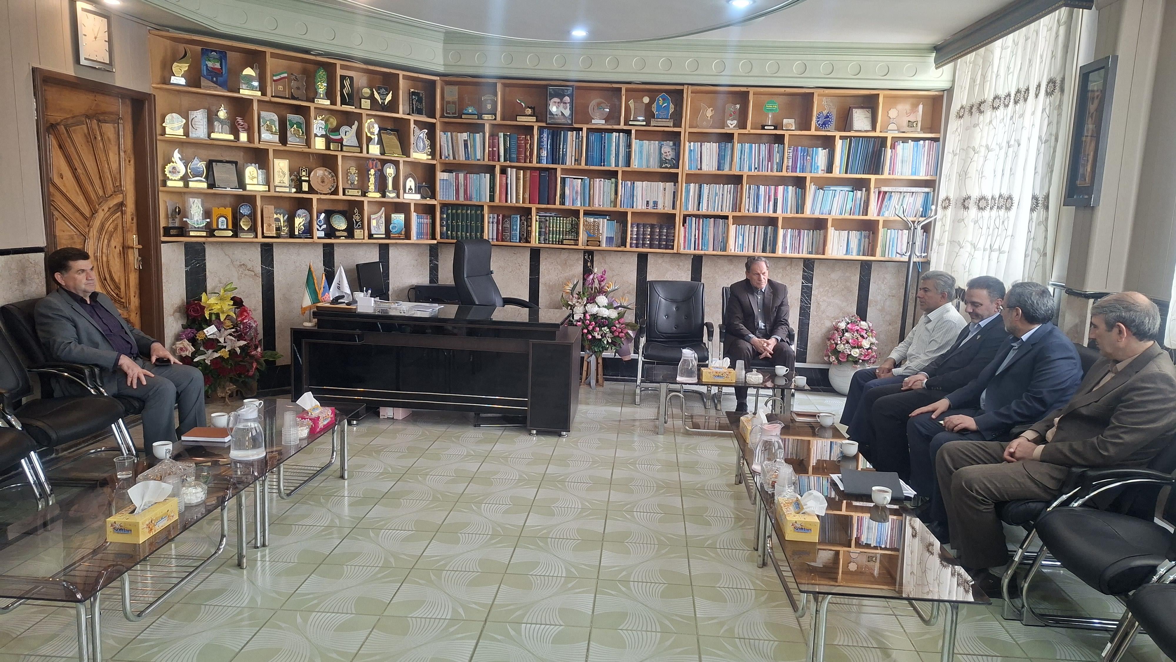 دیدار  مدیر صندوق بازنشستگی کشوری استان با مدیرکل آموزش و پرورش استان کرمانشاه