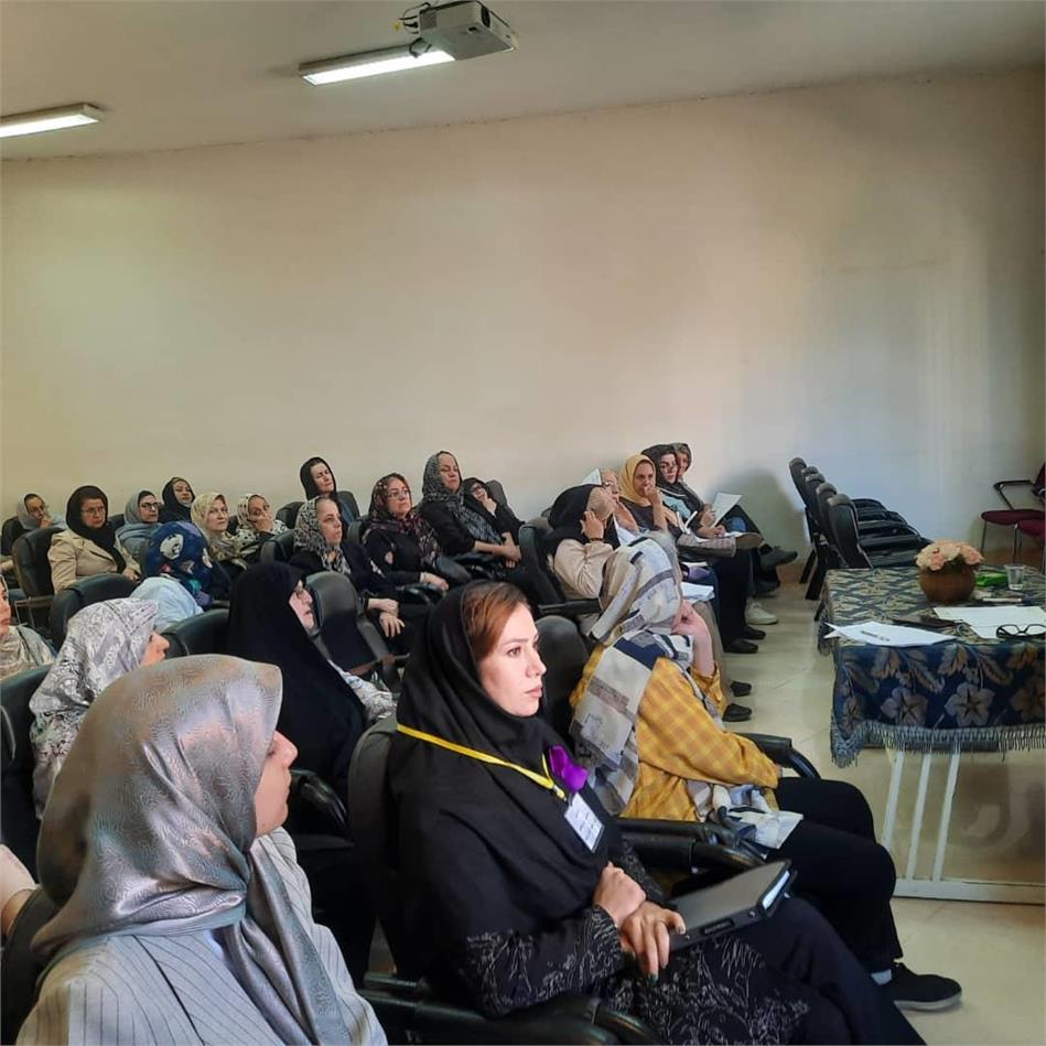 برگزاری کارگاه آموزشی دمانس و آلزایمر در محل خانه امید کرمانشاه