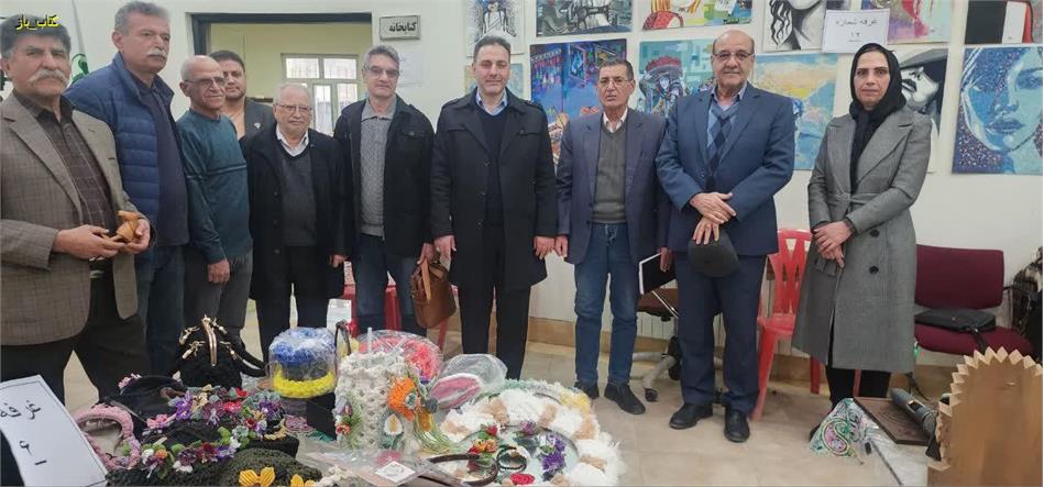 برپایی نمایشگاه آثار هنرهای دستی و تجسمی بازنشستگان استان کرمانشاه در محل خانه امید