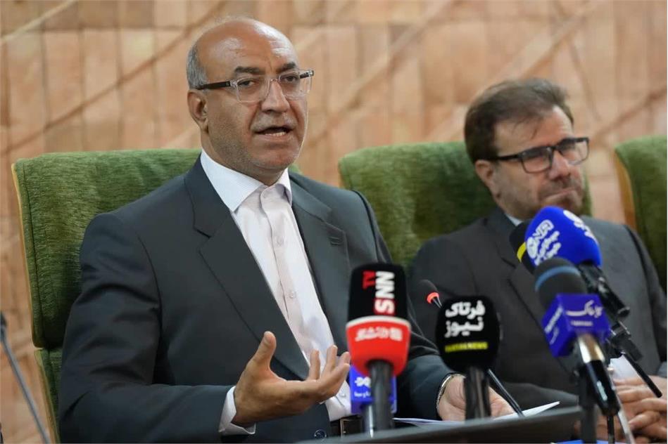 تجلیل از بازنشستگان تکلیفی مدیریتی است